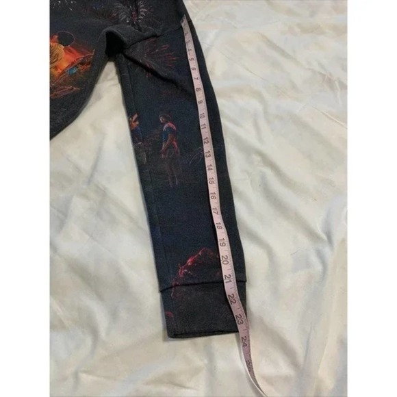 Stranger Things 3 Fireworks Graphic Print Pullover Hoodie Sweatshirt Unisex Sz M - Picture 8 of 11